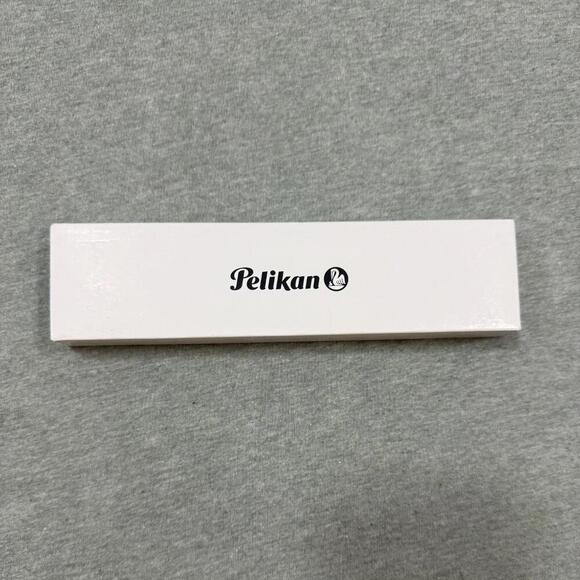 Pelikan Pura K40 Violet Ballpoint Pen New In Box - Picture 4 of 6